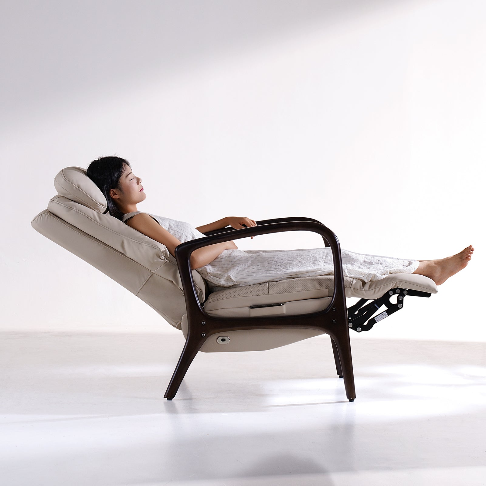 Five lockable recline positions